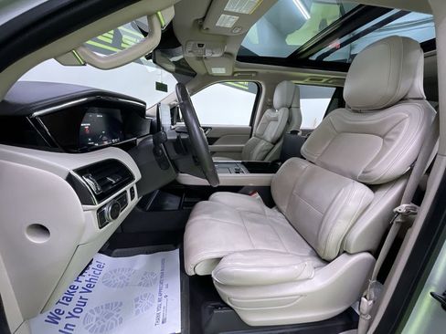 Used 2018 Lincoln Navigator L Reserve w/ Technology Package image 17