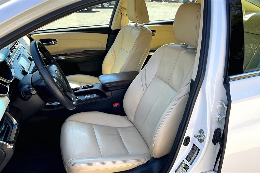 Used 2013 Toyota Avalon XLE Premium FWD image 9