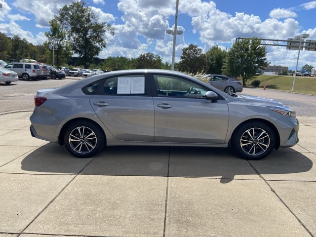 Used 2024 Kia Forte LXS w/ LXS Technology Package FWD image 10