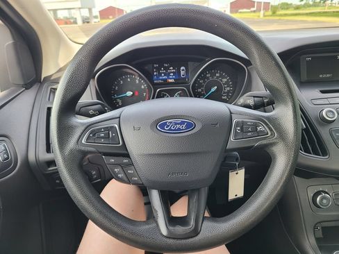 Used 2017 Ford Focus SE FWD image 28