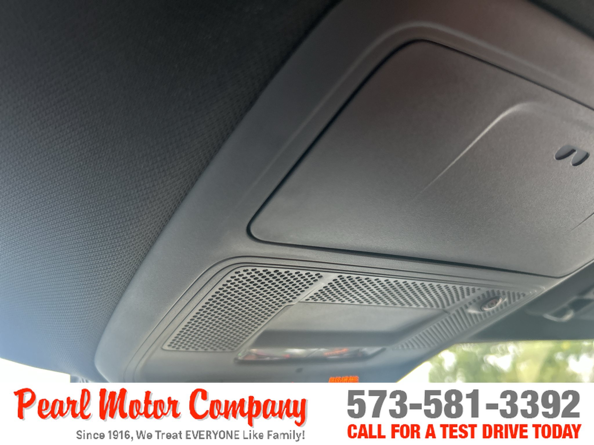 New 2027 Chevrolet Traverse Z71 w/ Driver Confidence Package AWD/4WD image 15