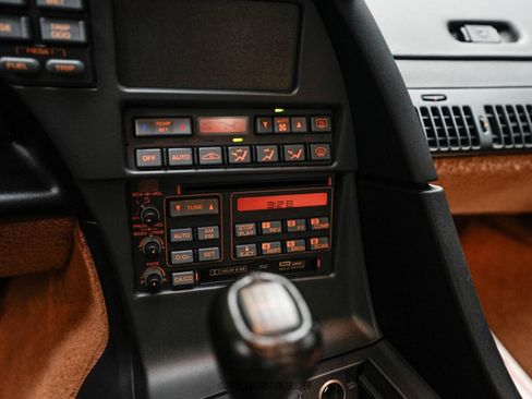 Used 1991 Chevrolet Corvette Coupe RWD image 40