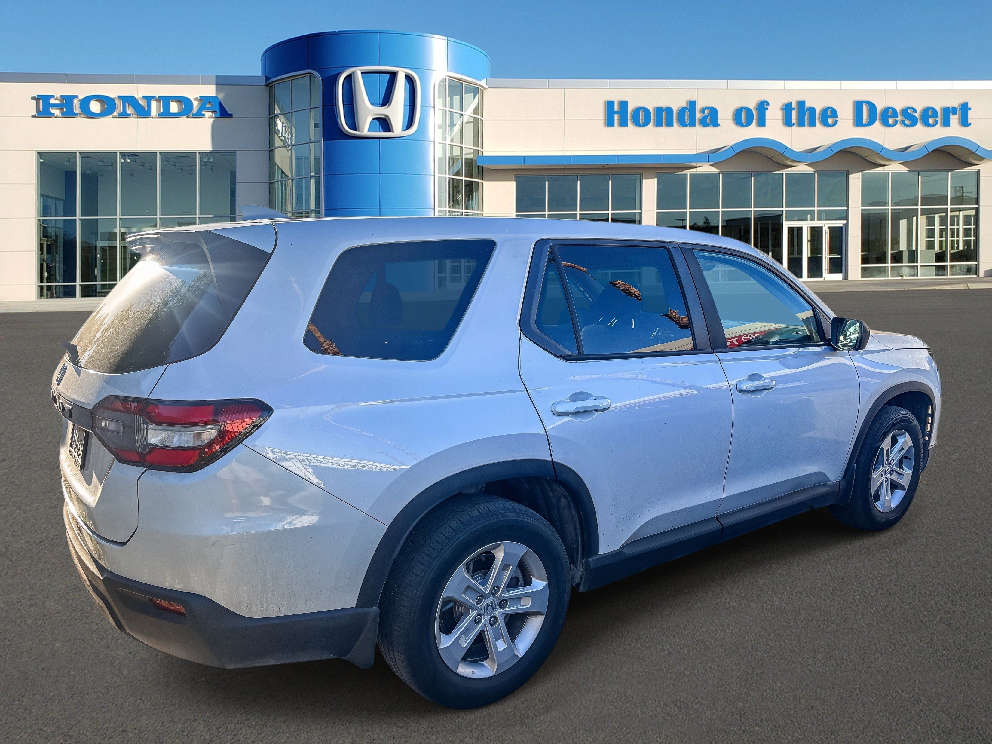 Certified 2024 Honda Pilot LX image 6