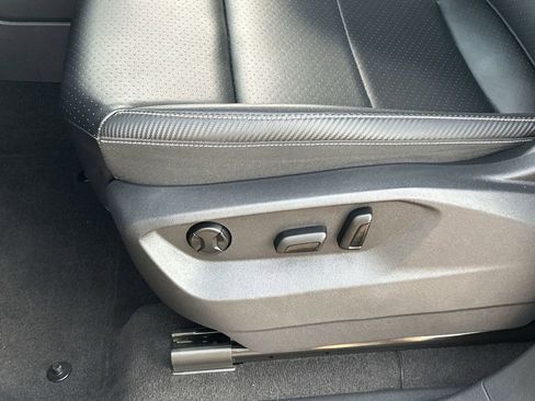 Certified 2022 Volkswagen Atlas Cross Sport SE image 16