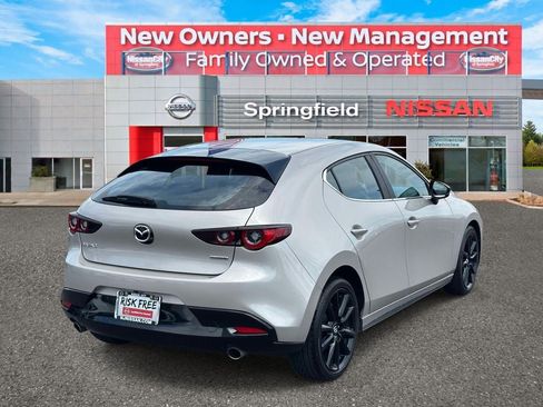 Used 2024 MAZDA MAZDA3 s FWD image 5
