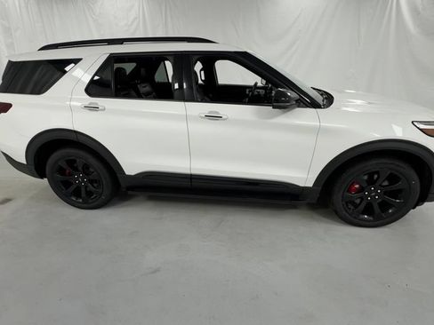 Used 2023 Ford Explorer ST w/ Equipment Group 401A AWD/4WD image 2