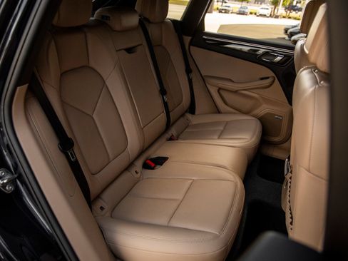 Certified 2020 Porsche Macan S AWD/4WD image 42