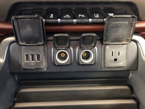 Used 2015 Chevrolet Silverado 3500 High Country w/ Duramax Plus Package image 25