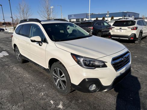 Used 2019 Subaru Outback 2.5i Limited image 1