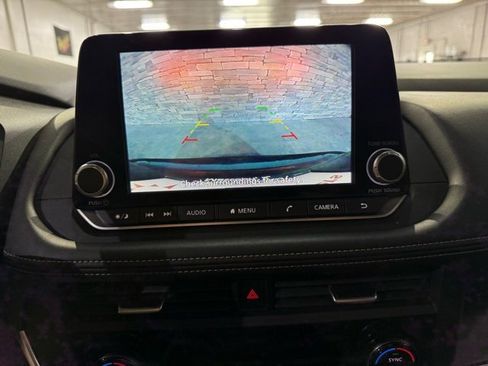 Certified 2025 Nissan Rogue SV image 35