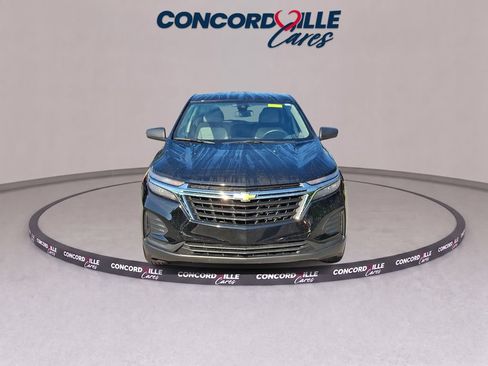 Used 2023 Chevrolet Equinox LS FWD image 2