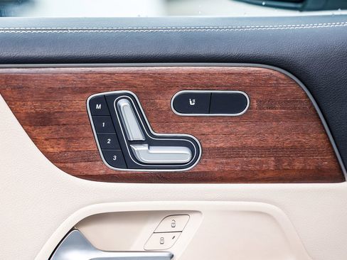 Certified 2022 Mercedes-Benz GLB 250 4MATIC image 22