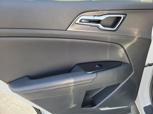Used 2024 Kia Sportage SX FWD image 10