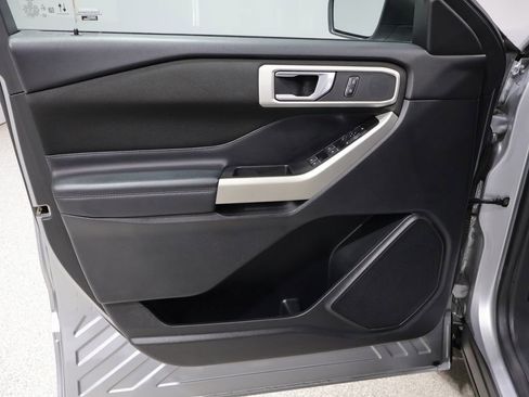 Used 2020 Ford Explorer XLT AWD/4WD image 13