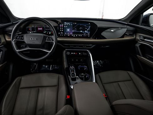 Used 2025 Audi Q5 Premium w/ Convenience Package AWD/4WD image 8