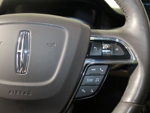 Used 2022 Lincoln Nautilus Reserve image 18