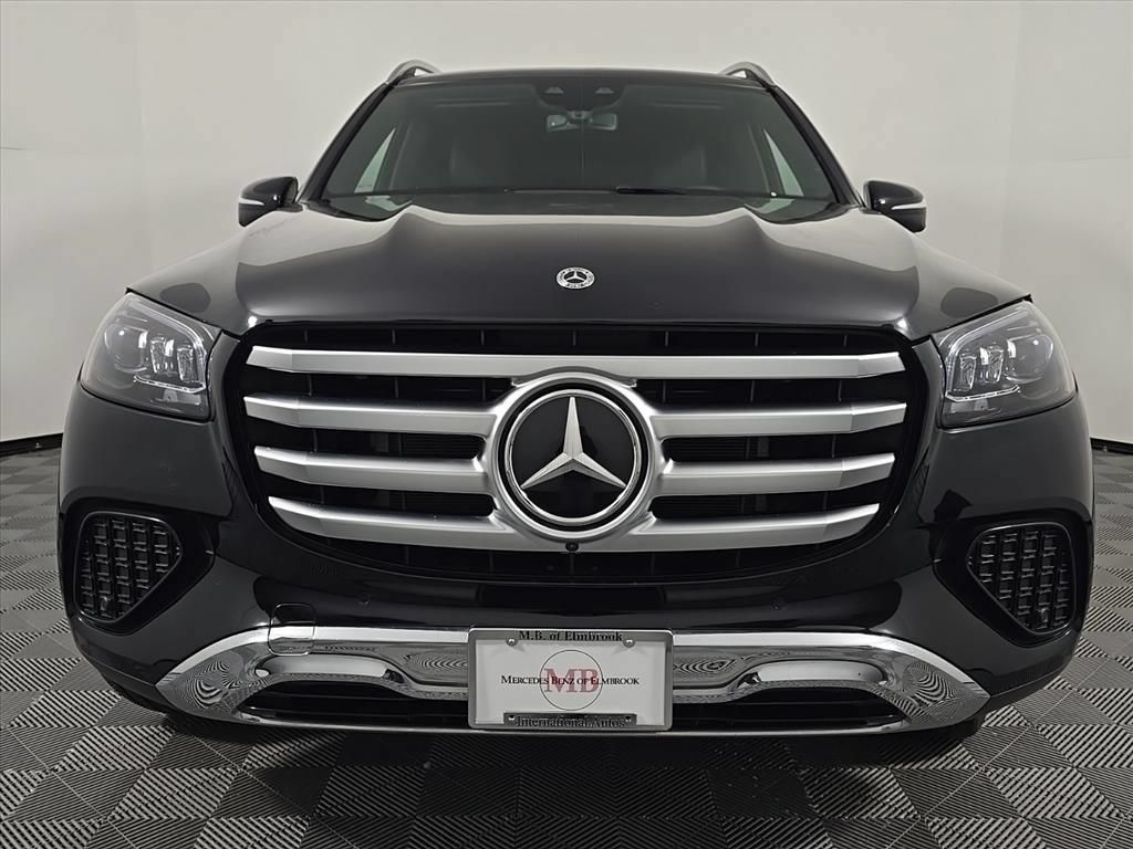 Used 2025 Mercedes-Benz GLS 450 4MATIC image 10