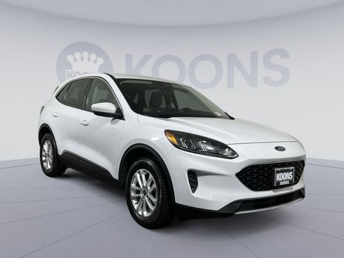 Used 2020 Ford Escape SE image 10
