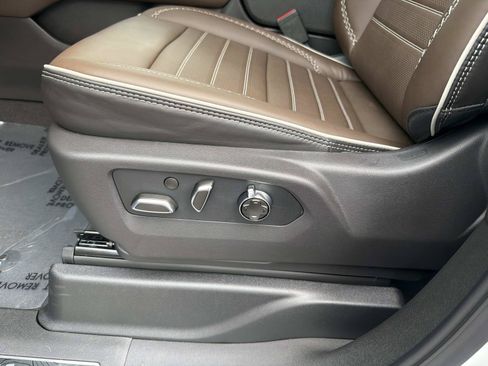 New 2026 GMC Yukon Denali Ultimate AWD/4WD image 19