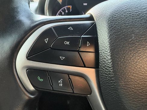 Used 2021 Jeep Grand Cherokee Laredo X AWD/4WD image 40