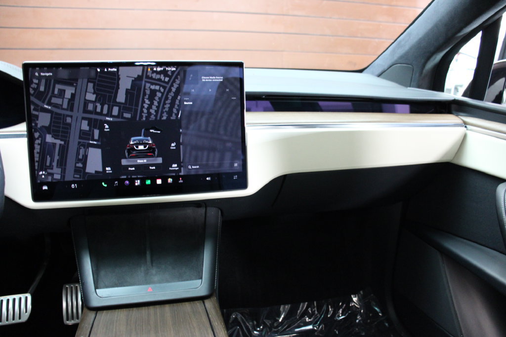 Used 2023 Tesla Model X AWD/4WD image 17