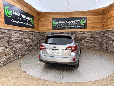 Used 2017 Subaru Outback 2.5i Premium AWD/4WD image 9