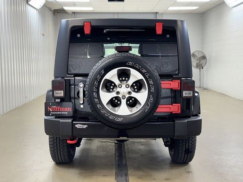 Used 2017 Jeep Wrangler Unlimited Sahara w/ Connectivity Group image 6