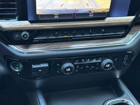 Used 2023 Chevrolet Silverado 1500 RST AWD/4WD image 18
