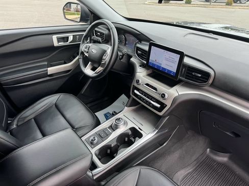 Certified 2022 Ford Explorer XLT w/ Equipment Group 202A AWD/4WD image 13