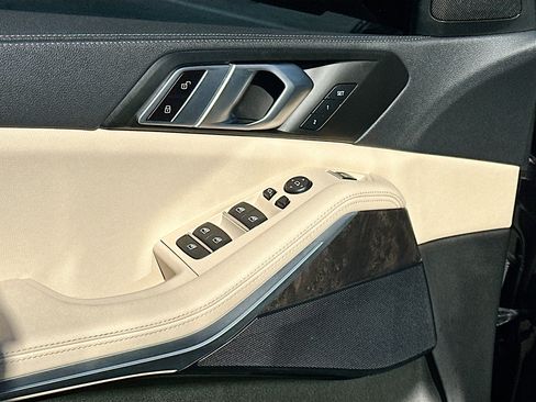 Used 2022 BMW X5 sDrive40i w/ Parking Assistance Package image 18