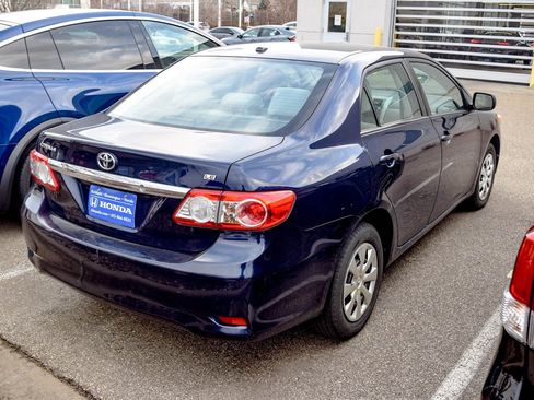 Used 2011 Toyota Corolla LE image 16