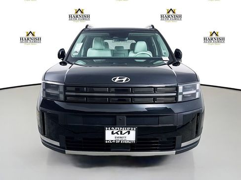 Used 2024 Hyundai Santa Fe Limited AWD/4WD image 2