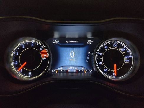 Used 2019 Jeep Cherokee Limited FWD image 23