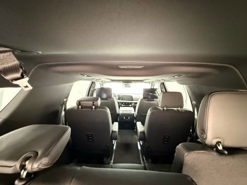 New 2025 Chevrolet Suburban RST w/ RST Capability Package image 32