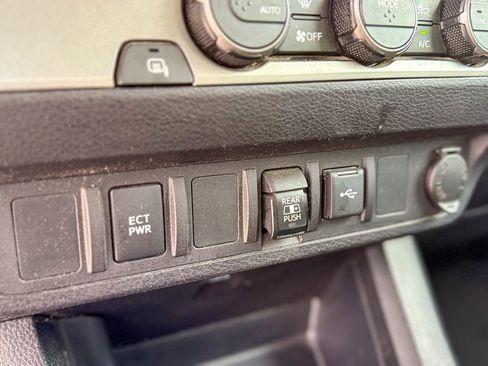 Used 2021 Toyota Tacoma SR5 image 31