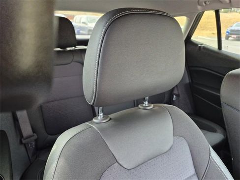 Used 2025 Chevrolet Trax LT image 13