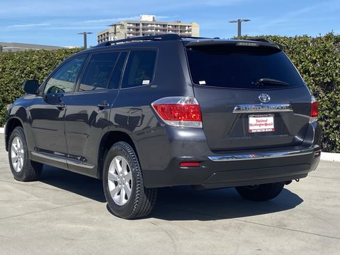 Used 2012 Toyota Highlander FWD w/ Tech Pkg image 5