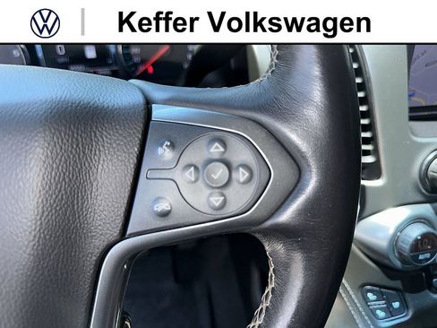 Used 2020 Chevrolet Suburban Premier AWD/4WD image 18