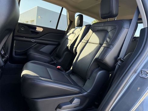 Used 2024 Lincoln Aviator Reserve w/ Elements Package Plus image 12