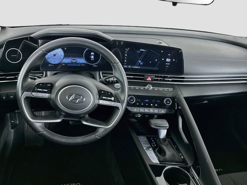 Used 2023 Hyundai Elantra SEL w/ Convenience Package FWD image 17