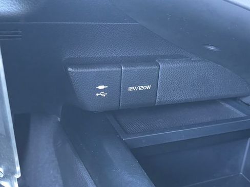 Used 2019 Toyota Camry SE w/ Carpet Mat Package FWD image 27