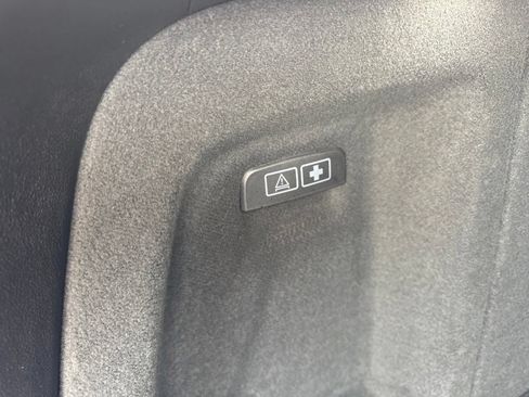 Used 2025 BMW X4 xDrive30i AWD/4WD image 61