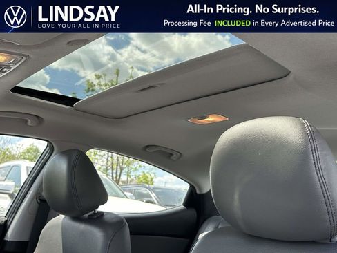 Used 2013 Hyundai Elantra Limited w/ Technology Pkg image 24