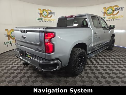 Used 2024 Chevrolet Silverado 1500 High Country w/ Technology Package AWD/4WD image 9