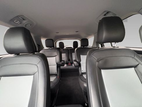 Used 2023 Ford Explorer XLT w/ Equipment Group 202A image 2