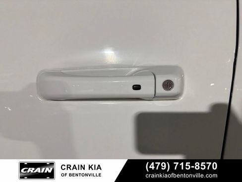 Used 2023 RAM 2500 Laramie AWD/4WD image 12