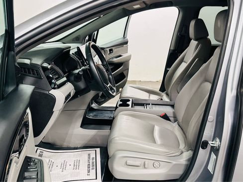 Used 2023 Honda Odyssey Touring image 7