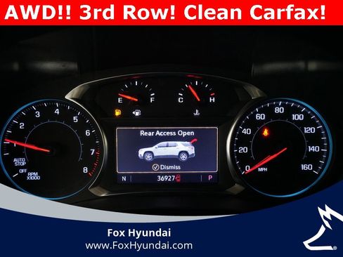 Used 2023 Chevrolet Traverse LT image 2