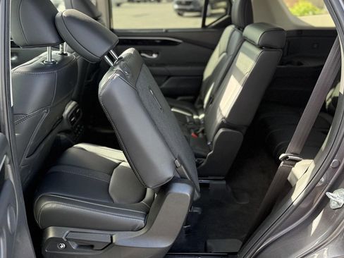 Certified 2025 Honda Pilot Touring image 35
