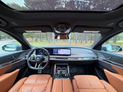 Used 2023 BMW 740i w/ Parking Assistance Package RWD image 2